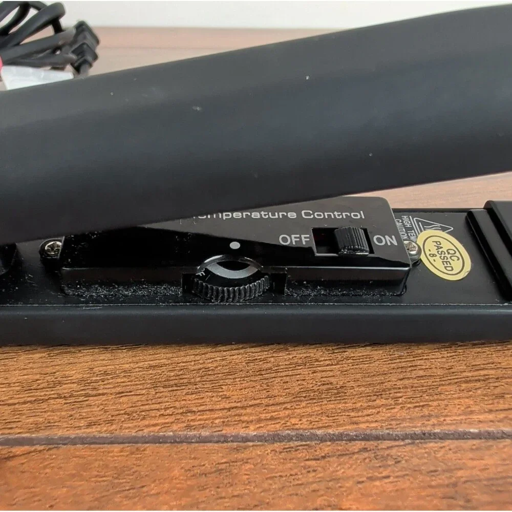 Cortex Beauty Flat Iron Hair Straightener Adjustable 450°F CB-SOLOFI-BLKR Black